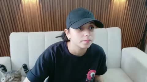 Feelena online show from August 9, 3:37 pm