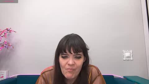 Laura online show from May 8, 11:17 pm