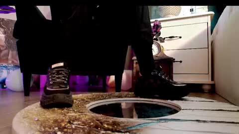 FeetVibe online show from December 17, 8:51 am