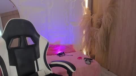 Fer  online show from February 11, 6:59 am