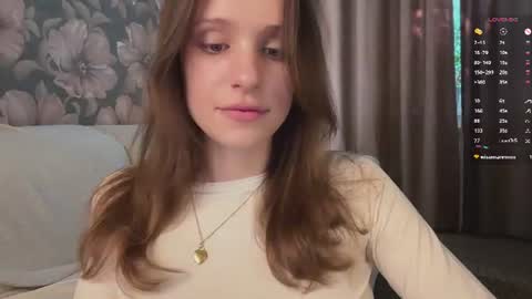 Lisa online show from July 7, 1:03 pm