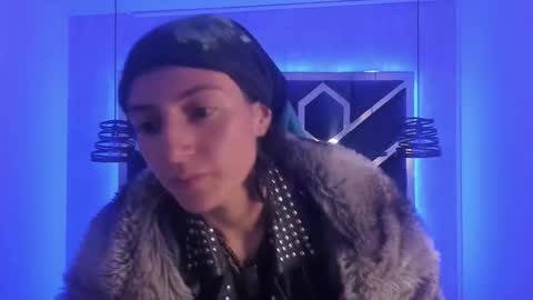   online show from March 7, 11:51 am