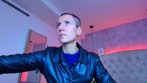   online show from October 28, 12:00 pm