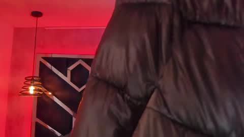   online show from January 31, 12:07 pm