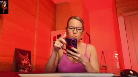 Lady online show from April 8, 4:20 pm