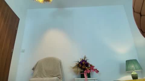 Snapshot of fionna_milf chatting on September 14, 4:10 am Fionna online show from September 14, 4:10 am