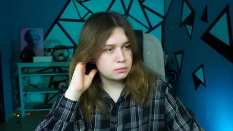 fiora online show from February 1, 5:07 am