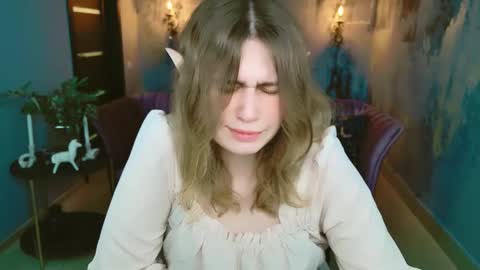 fiora online show from February 23, 3:12 pm