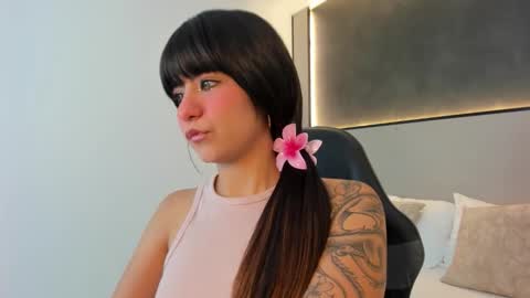 F I O R E L L A  online show from November 25, 2:58 am