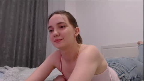 fireflies_fly_ online show from March 4, 6:47 pm