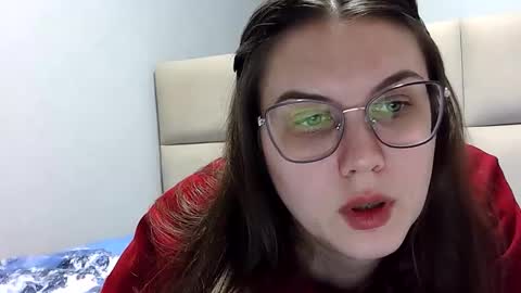 Sara online show from April 19, 7:05 pm