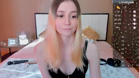 FlexiMona online show from March 9, 8:40 am