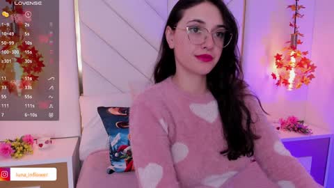 Snapshot of flor_deluna chatting on December 2, 12:39 pm Luna online show from December 2, 12:39 pm