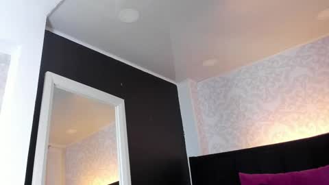 FLORA online show from March 15, 9:00 am