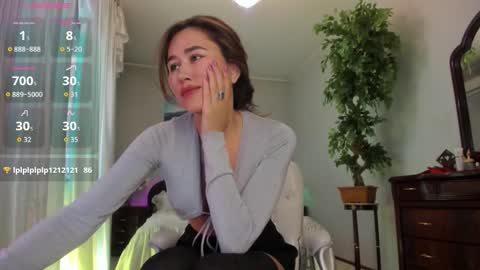 Snapshot of flower_nicole chatting on September 12, 2:01 am Nicole online show from September 12, 2:01 am