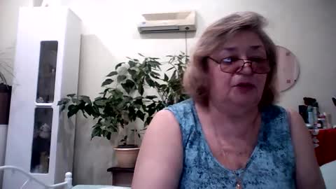 Flowerlower online show from February 11, 3:18 pm