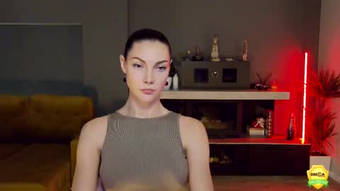 Snapshot of flowerr_powerr chatting on March 6, 2:29 pm Katrin online show from March 6, 2:29 pm