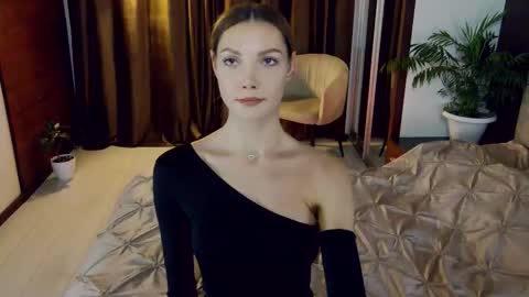 Snapshot of flowerr_powerr chatting on October 15, 6:54 pm Katrin online show from October 15, 6:54 pm