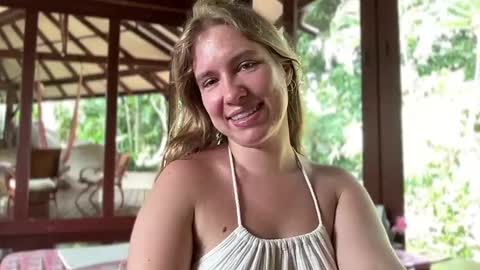 Snapshot of fluffy_bunnyxxx chatting on February 10, 4:19 am fluffy_bunnyxxx online show from February 10, 4:19 am
