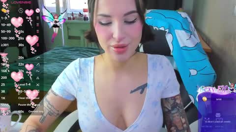 folinskaayaa online show from April 5, 4:44 am