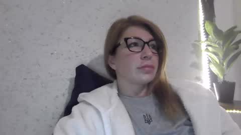 fox_red_lady7 online show from March 11, 8:09 pm