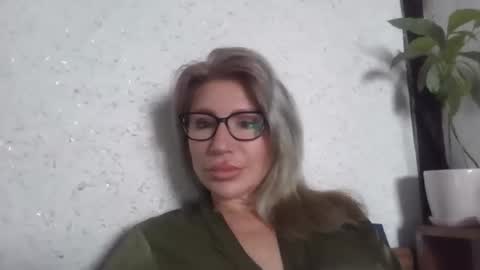 fox_red_lady7 online show from March 31, 7:30 am