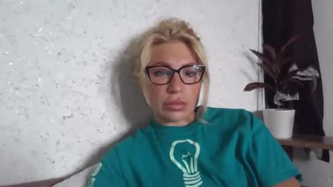 fox_red_lady7 online show from September 29, 8:30 am