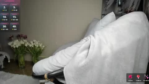 Snapshot of foxy_blond chatting on March 12, 3:35 am Foxy online show from March 12, 3:35 am