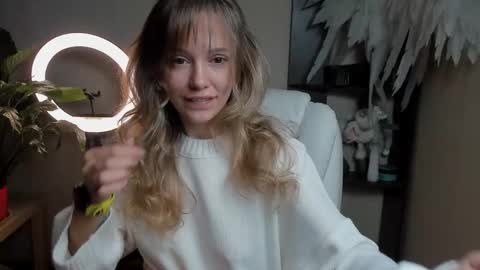 Snapshot of foxy_blond chatting on September 16, 12:18 am Foxy online show from September 16, 12:18 am