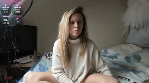 Snapshot of foxy_blond chatting on February 18, 8:59 am Foxy online show from February 18, 8:59 am