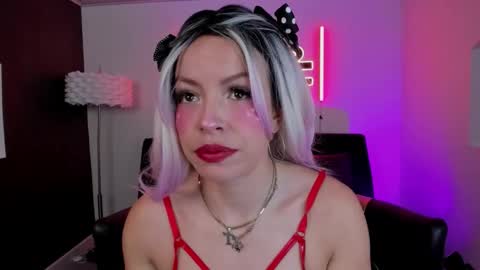 Miss Evans online show from February 16, 6:08 pm