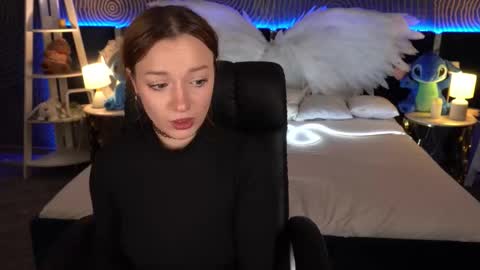 Maya online show from November 27, 8:23 pm