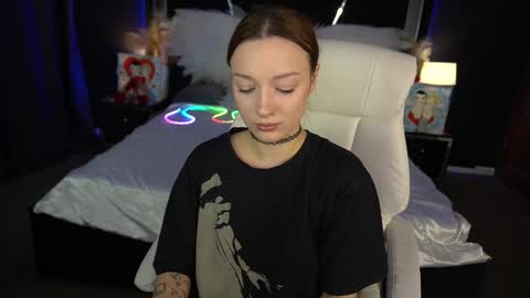 Maya online show from February 20, 2:18 pm