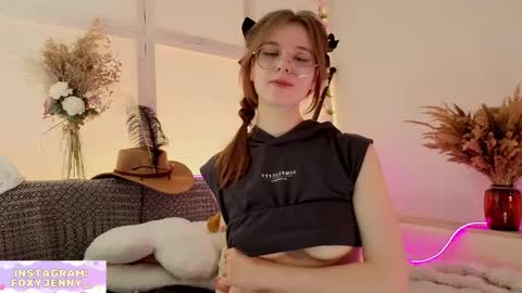 foxysecret_ online show from April 15, 6:30 pm