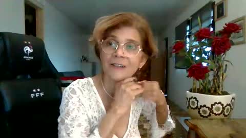 Snapshot of francelune chatting on September 17, 1:20 pm francelune online show from September 17, 1:20 pm