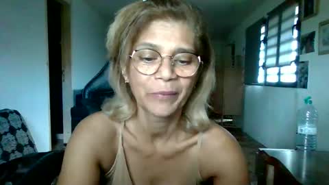 Snapshot of francelune chatting on October 17, 11:02 am francelune online show from October 17, 11:02 am