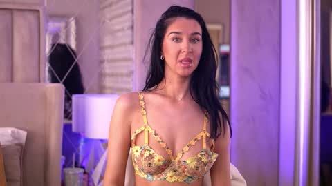 francescadante online show from March 13, 8:04 am