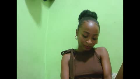 francine925426 online show from April 15, 5:35 pm