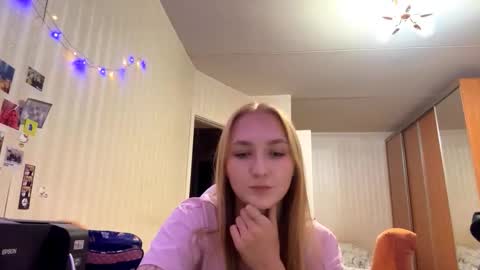 Melissa online show from November 13, 4:06 pm