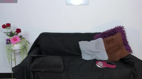 fresitalove01 online show from March 27, 12:39 pm