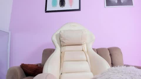 fresitalove01 online show from March 14, 2:18 pm