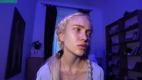 Freya online show from April 21, 2:51 am