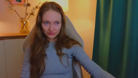 Freya online show from December 5, 4:44 pm