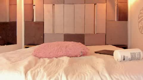  ALIS AND ALEX  online show from April 14, 9:26 pm