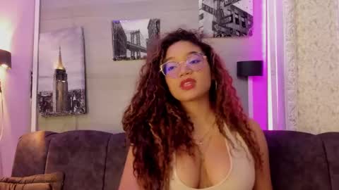 Frezzita online show from October 18, 8:32 pm