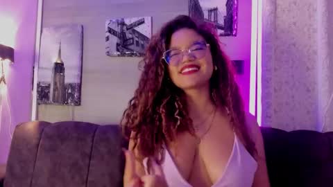 Frezzita online show from December 3, 7:49 pm