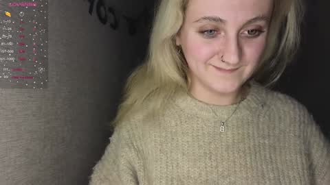 Snapshot of frosty_blueberries4 chatting on February 7, 9:58 am ANA online show from February 7, 9:58 am