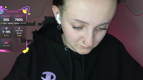 Snapshot of frosty_blueberries4 chatting on September 15, 8:38 pm ANA online show from September 15, 8:38 pm