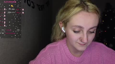 Snapshot of frosty_blueberries4 chatting on January 8, 8:07 pm ANA online show from January 8, 8:07 pm