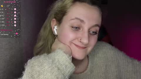 Snapshot of frosty_blueberries4 chatting on February 15, 9:17 pm ANA online show from February 15, 9:17 pm
